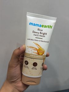 Mamaearth Rice Dewy Bright Face Wash