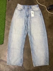 Light Wash Balloon Fit Jeans