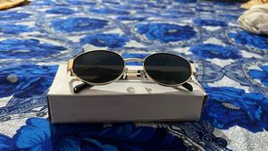 Stylish Oval Sunglasses