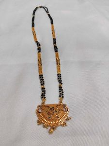 Elegant Gold Mangalsutra