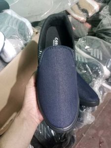 NEW NO USED CASUAL SHOES,