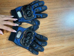 Riding Gloves 🧤 ( Great Condition)