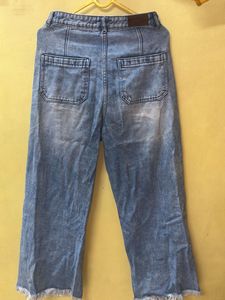 Light Wash Cropped Jeans