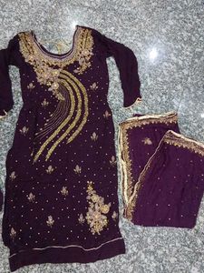 Embroidered kurta set