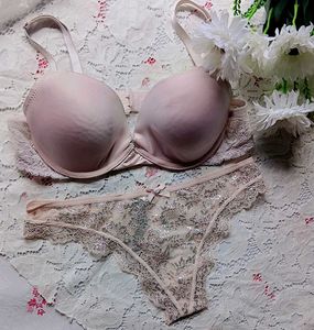 Lace Bra and Panty Set