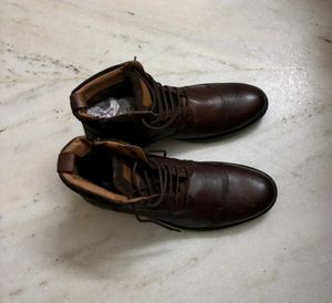 🆕Red Tape Leather Ankle Length Boots for Men