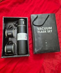 Vacuum Flask Set with 3 Cups