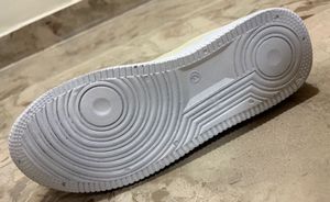Cream &amp; Black Low-Top Casual Sneakers