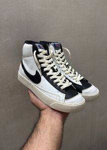Nike Blazer Mid '77 EMB