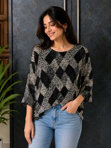 Chic Geometric Print Top