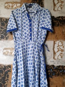 Maxi dress with waist tie up