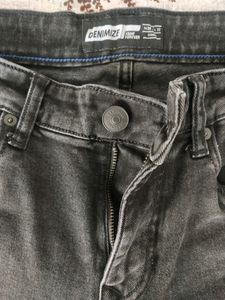 Denimize Solid Mid-Rise Jeans