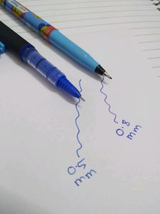 NEW Reynolds R5 0.5mm Roller Pen &amp; Luxor 0.8mm S