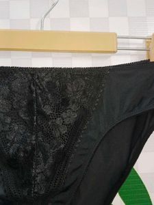 1300)Black Lace Detail Panties