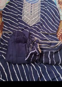 Elegant Navy Blue Kurta Set with Gold Embellishmen