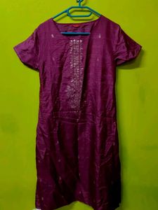 Women's Embroidered Kurta