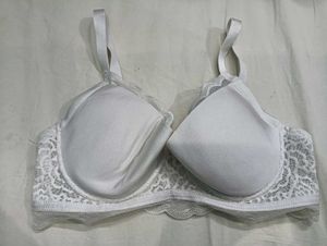 White💛 pedded Lace Trim Bra