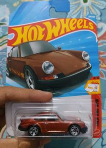 Hot Wheels Porche 911 Carrera RS 2.7