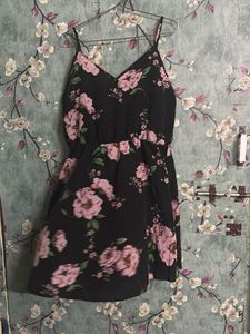 Chic Black Floral Print Mini Dress