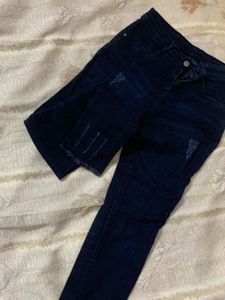 Chic Distressed High-Rise Skinny Jeans in Dark Ind