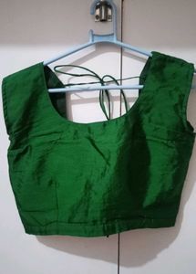 Green Tie-Dye Saree with Gold Accents