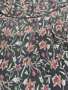 Beautiful Floral Print skirt with knot And Lining