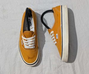Vans "Authentic" Mustard Yellow Sneakers