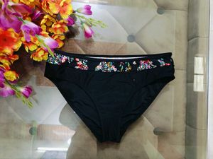 🎀Black Bikini Bottom with Floral Trim🎀