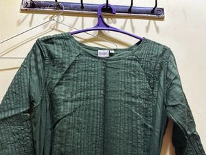 Neerus Green Stripped A-Line Kurta Size XL