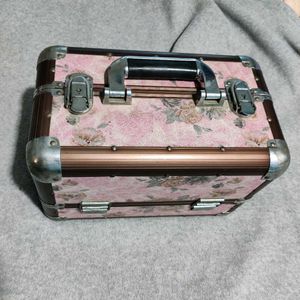 Vintage Style Cosmetic Travel Case