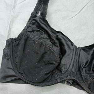 Elegant Black😍 Lace Trim Bra