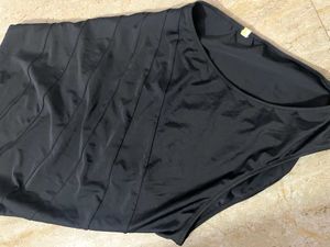 Black One-Shoulder Swimsuit