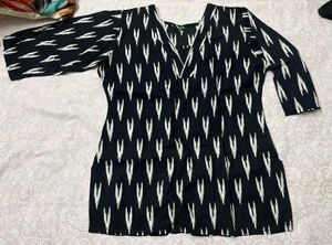 Stylish Black & White Ikat Print Kurta