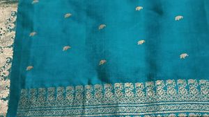 🚨 Urgent Sale🚨Green Silk Saree with Gold Border