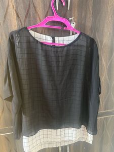 Chic Black Grid Print Top