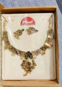 Rose Gold Plated Flower Design Jewellery Set