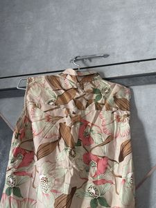 Chic Floral Sleeveless Blouse