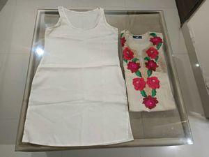 Beautiful Embroidered Kurta With Inner