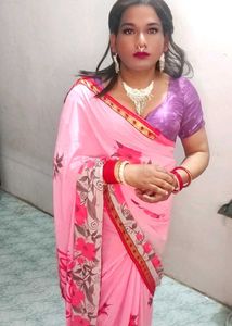 Elegant Pink Floral Saree with katori cut blause