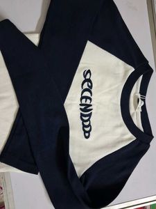 Comfortable White &amp; Navy Raglan crop Top