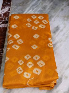Bandhini Print Sarees With Gold Zari Boarder