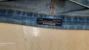 Light Wash Frayed Hem Jeans