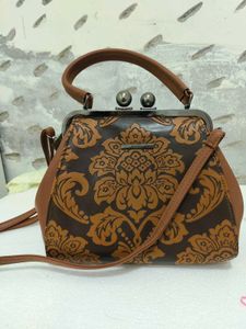 Vintage Floral Frame Handbag