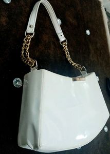 White Sling Bag + 1 Extra Slin