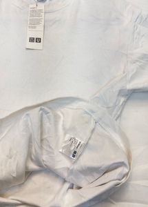 UNIQLO Classic White Crew Neck T-Shirt