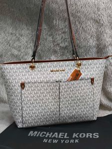 Michael Kors white 🤍 Pocket Tote Bag