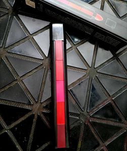 5-in-1 Lipstick - Red Edition