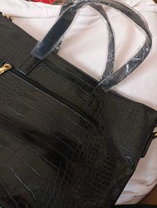 Chic Black Crocodile-Embossed Handbag