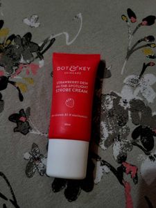 Dot &amp; Key Strawberry Strobe Cream