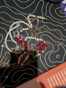 really long chain of beads
